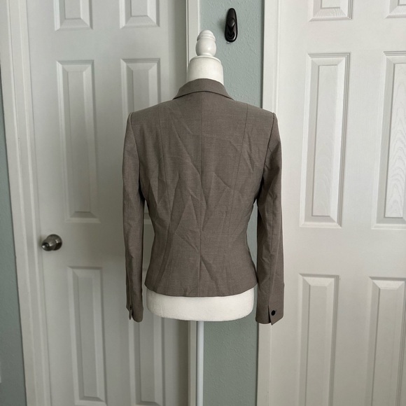 H&M Light Brown Three Pocket One Button Blazer Size 8 - Picture 4 of 7
